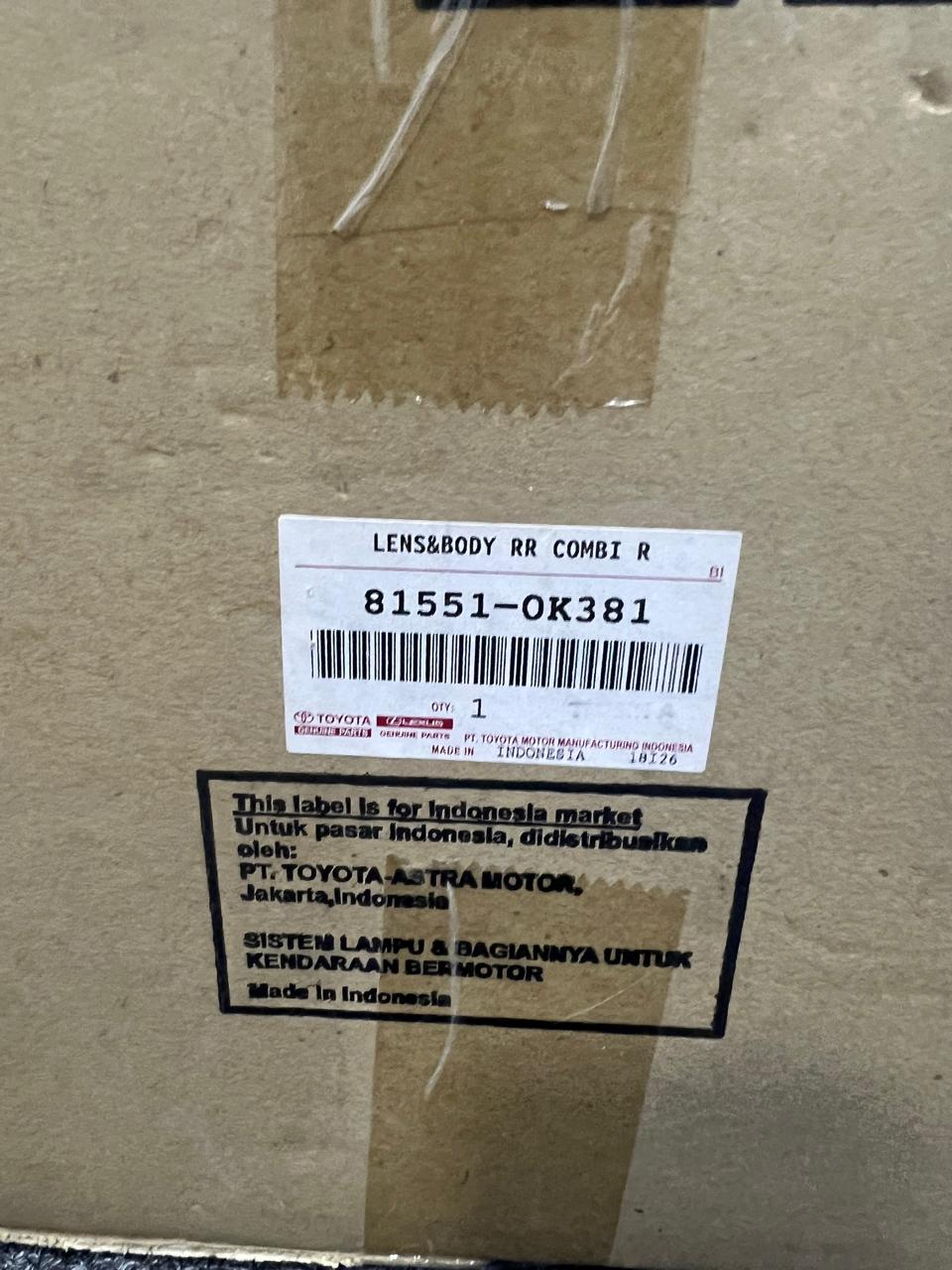 Toyota Genuine 81551-0K381 Lens & Body Rear Combination Lamp 81551-0K381 OEM